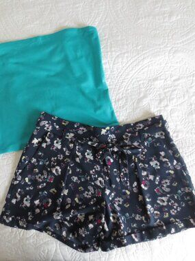 Vera Wang Navy Blue Print Shorts